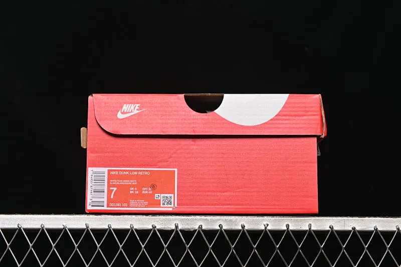 All Categories Nk SB Dunk Series Nk SB Dunk Low Low-top sneakers Nike SB Dunk Low Laser Green Straps Low-top casual sneakers DD1391-101